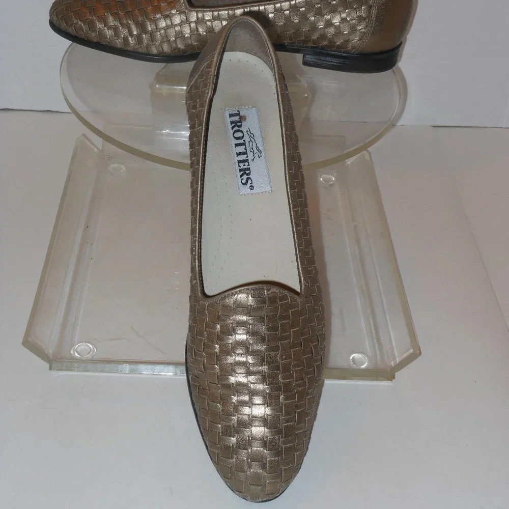 TROTTERS TEAL GENUINE LEATHER FLATS SIZE 11 N - Picture 1 of 7